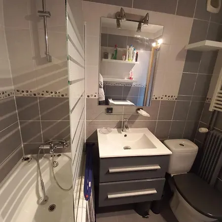 4 Pers 2* Avec Equipements Pratiques A - Fr-1-263-588 Apartment