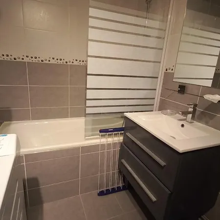 4 Pers 2* Avec Equipements Pratiques A - Fr-1-263-588 Apartment
